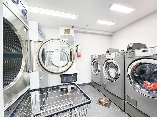 Rented by Avenues Real Estate | media 33