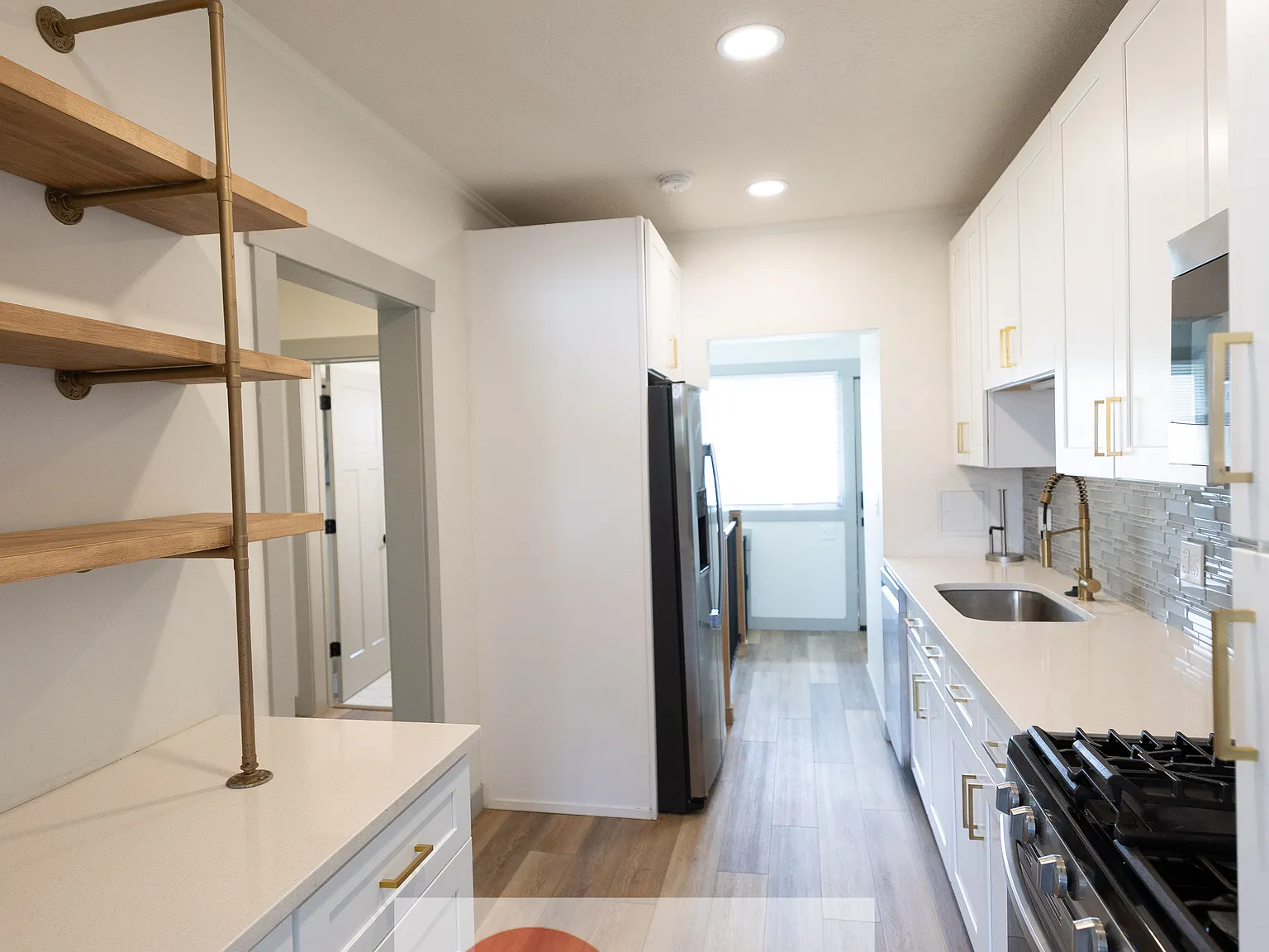 2 bed, 754 sqft, $1,000 — Photo 4