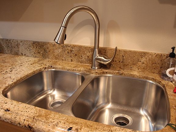 Email: farandat123@gmail.com