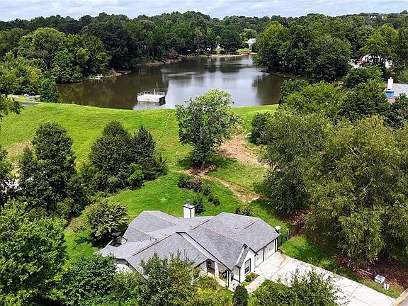 2nd image of 2722 Inverloch Cir