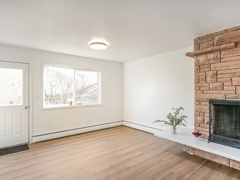 7640 SE Yamhill St #7 — Photo 5