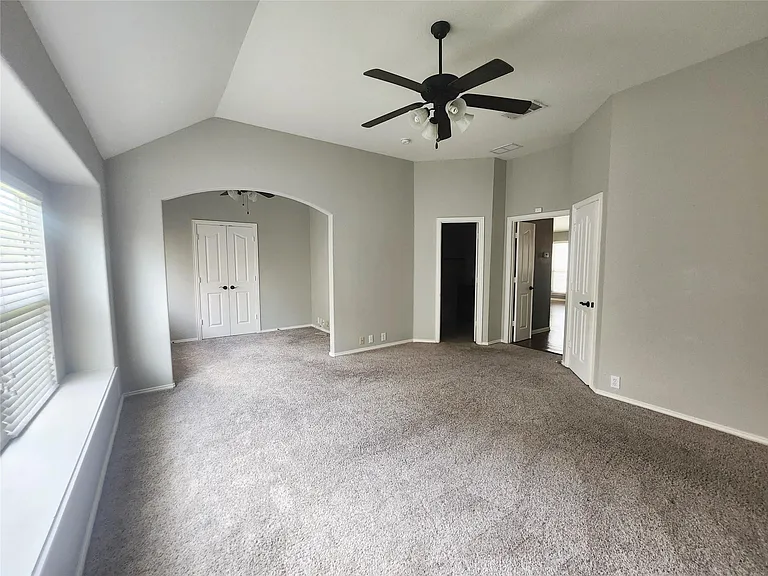 2200 Shannon Dr — Photo 14