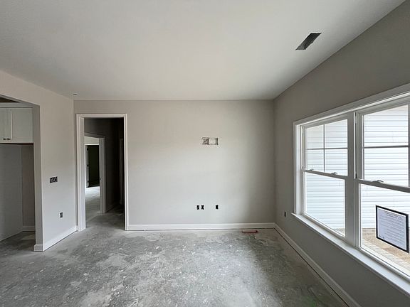 5th image of Sagewood Dr