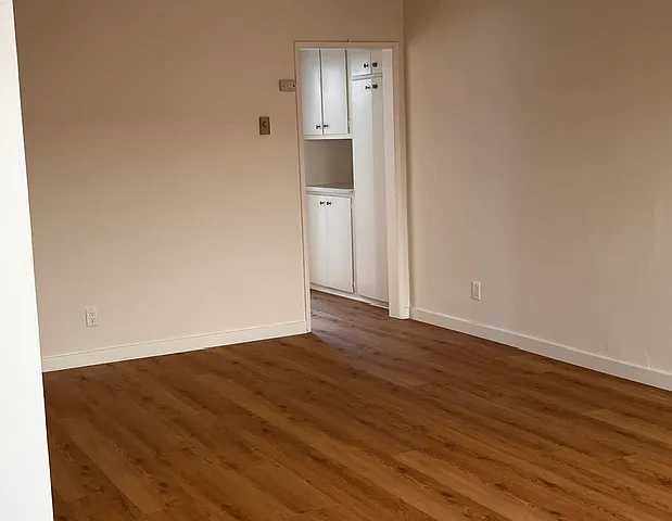 Living room-Hallway