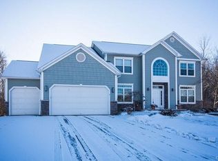 8023 John Gray Dr, Cicero, NY 13039