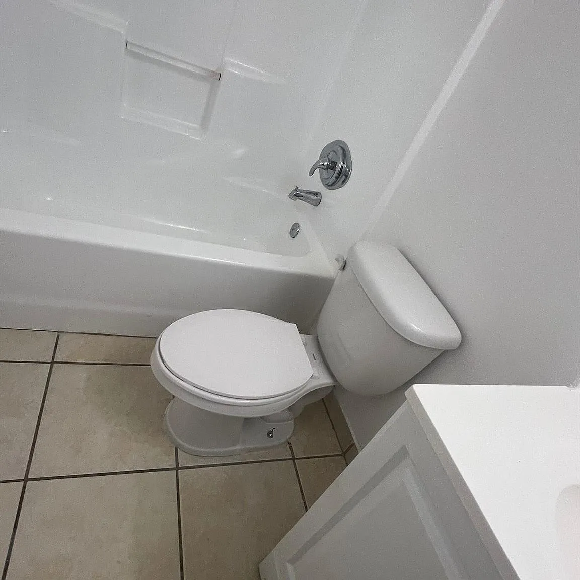 2 bed, 1.0 bath, 749 sqft, $1,900 — Photo 4