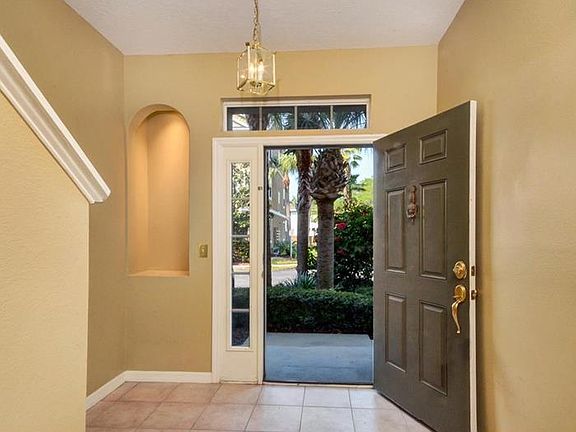 3rd image of 3055 Pointeview Dr