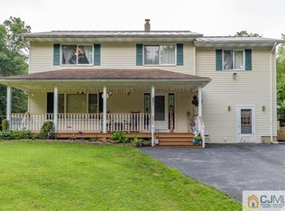 39 Possaghi Rd, Newton, NJ 07860