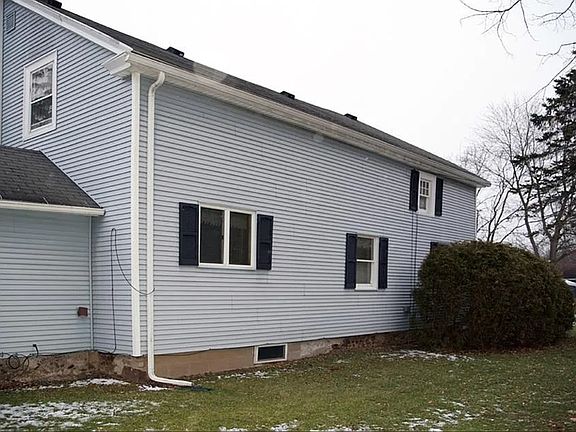 4th image of 56 Granger St #2