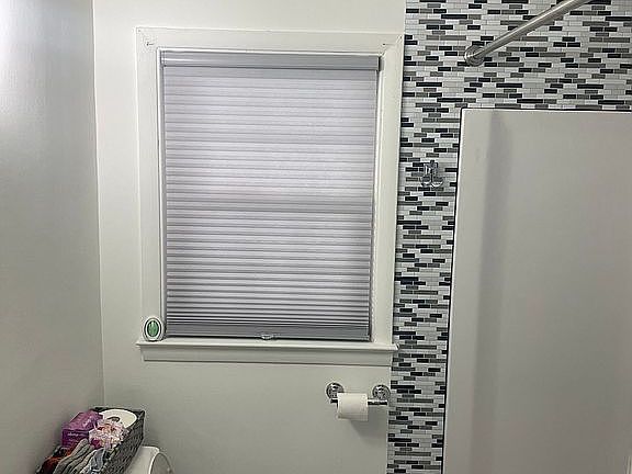 Main bathroom 