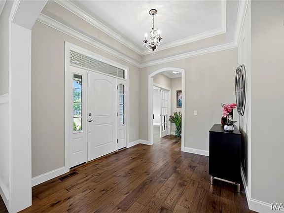 3rd image of 702 Champeix Ln