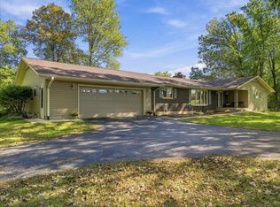 6121 S Brooklyn Rd, Rochelle, IL 61068