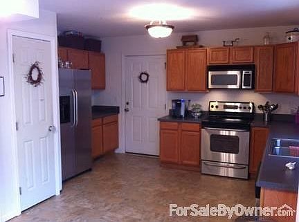 Sliding door opens to back deck