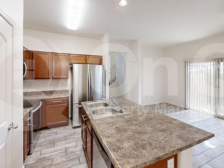 7842 W Cypress St — Photo 2