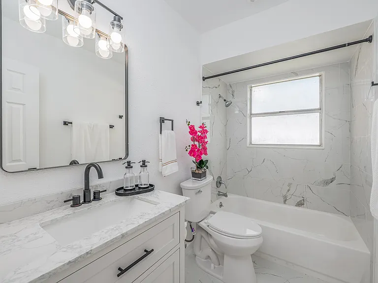 1811 Rhoades Ter — Photo 17