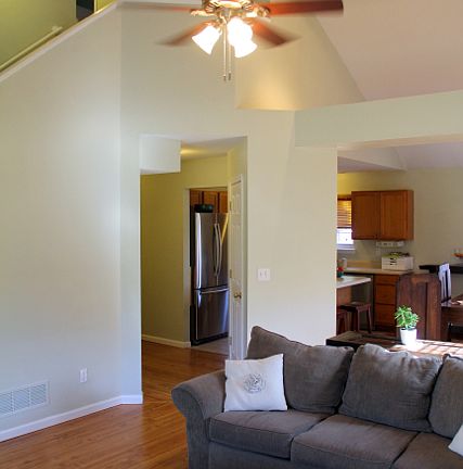 Living room 14'x18'10"