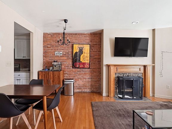 3rd image of 104 Gainsborough St #101