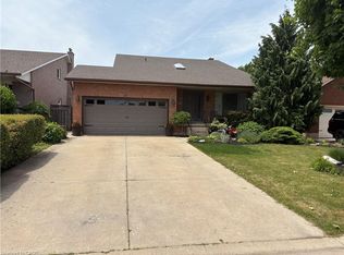 14 Prestige Dr, Hamilton, ON L8G4Z9