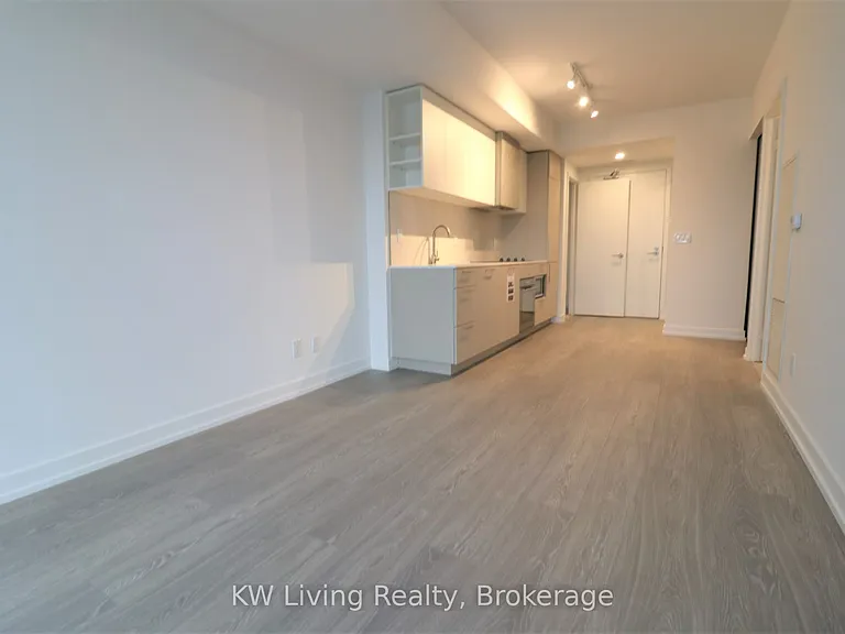 19 Western Battery Rd #3120 — Photo 6