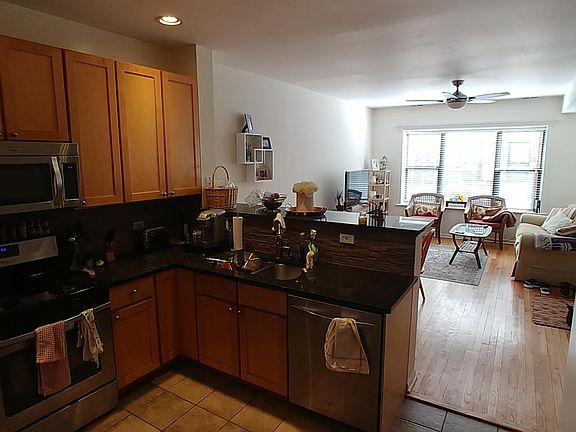 2nd image of 5934 N Paulina St APT 1