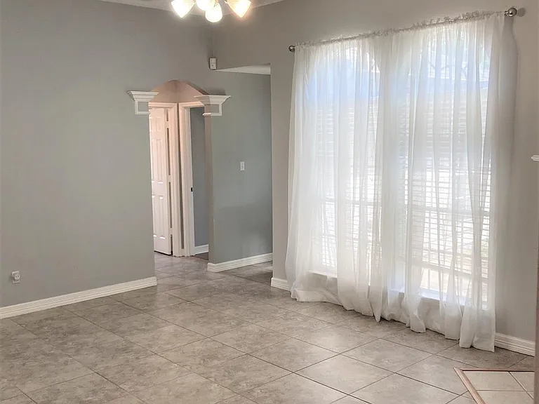 21215 Branford Hills Ln — Photo 7