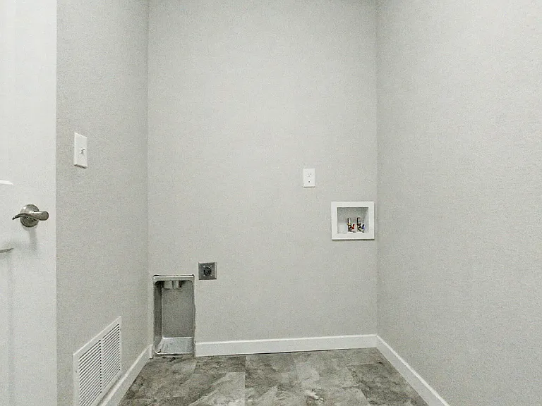 4209 Date St — Photo 36