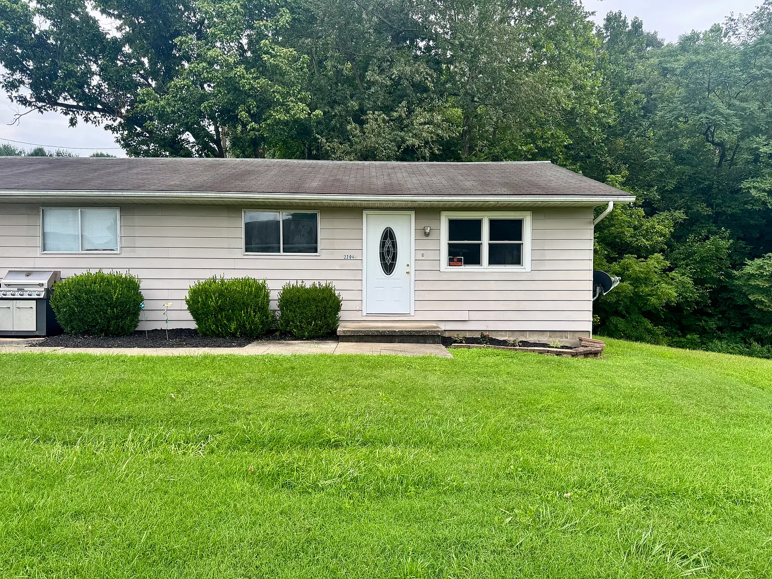 2 bed, 750 sqft, $750 — Photo 1