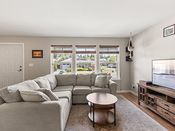 3rd image of 1120 Evergreen Rd #40