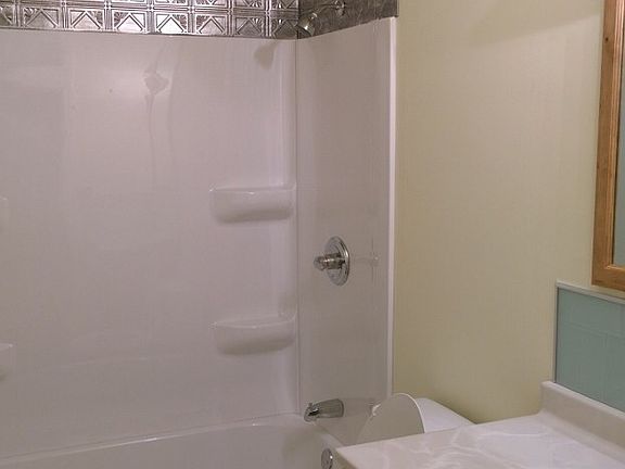 2nd image of 275 Mulberry St