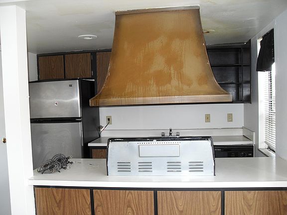 5th image of 4855 Moreland Dr W