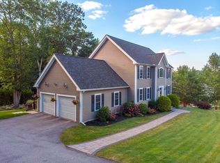 2 Camden Dr, Auburn, MA 01501