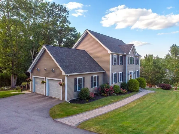 2 Camden Dr, Auburn, MA 01501