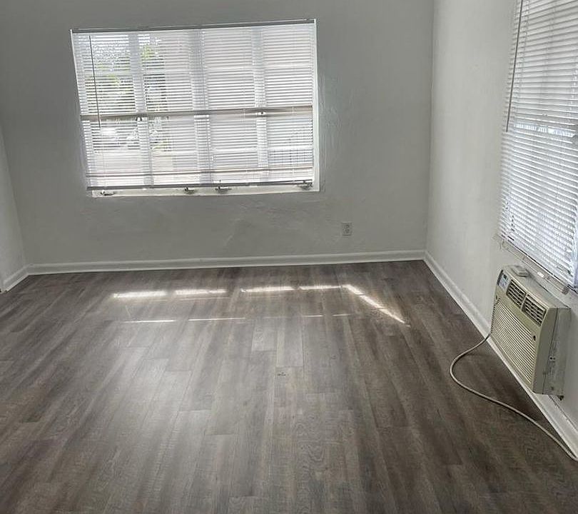 1st image of 257 NE 76th St #8