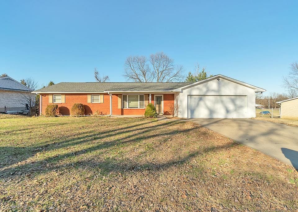 1st image of 3214 Chateau Dr
