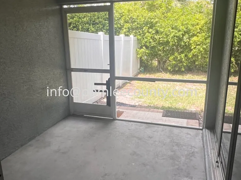 4618 SW 7th Pl — Photo 11