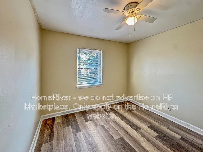 2413 Laurel St #C — Photo 7