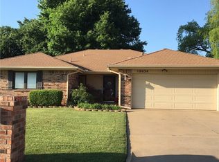 10034 Mamus Ln, Yukon, OK 73099