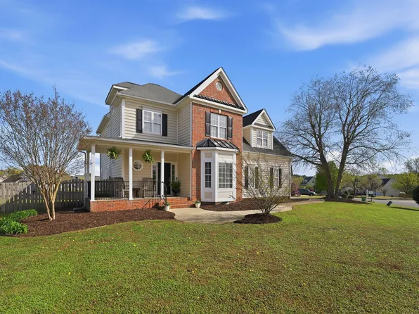 2050 Rosebriar Ln, Fuquay Varina, NC 27526