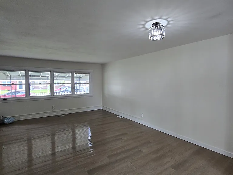 5806 Fleetwing Dr — Photo 9