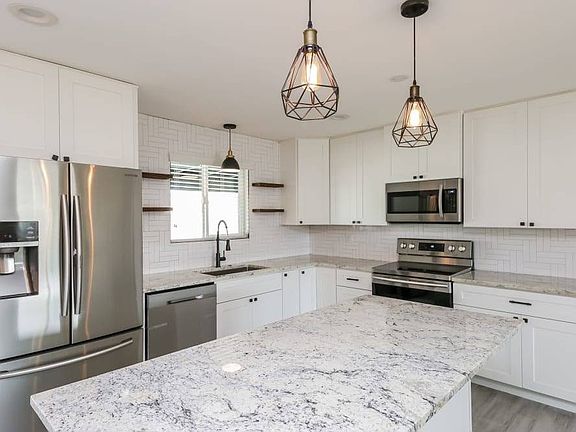 4th image of 3732 W Purdue Ave #1