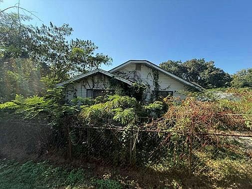 5th image of 206 Forest Ave