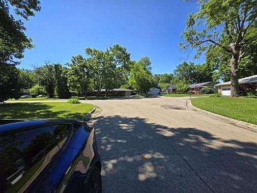 5th image of 623 Omar Cir