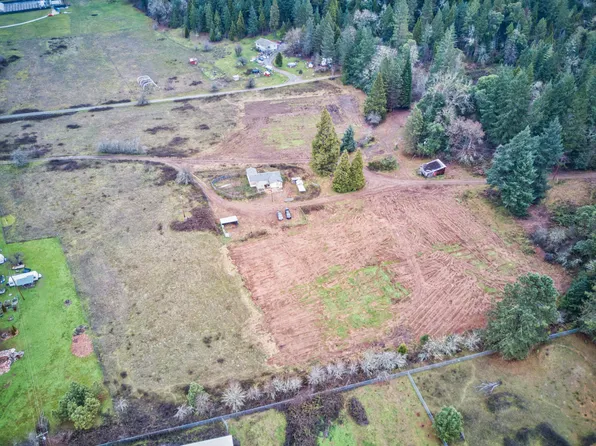 417 N Frontage Rd, Wolf Creek, OR 97497