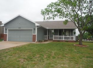 2200 N Horseshoe Cir, Derby, KS 67037