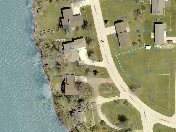 11 Lakeside Ln, Lake Park, IA 51347