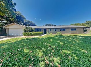 1725 Weathered St, Irving, TX 75062