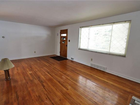 3rd image of 1508 Andrea Dr