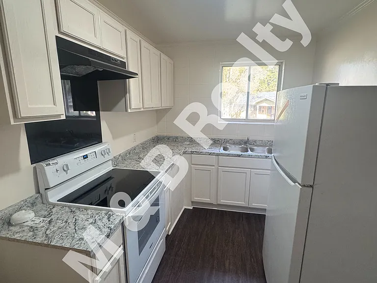 162 Rhea Ave #D — Photo 4