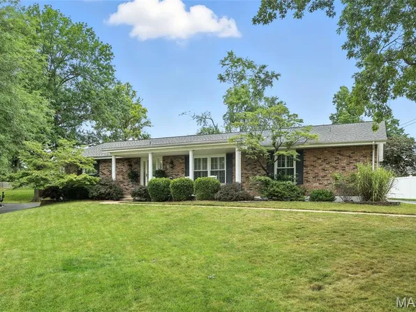 419 Trail Grove Ct, Ballwin, MO 63011
