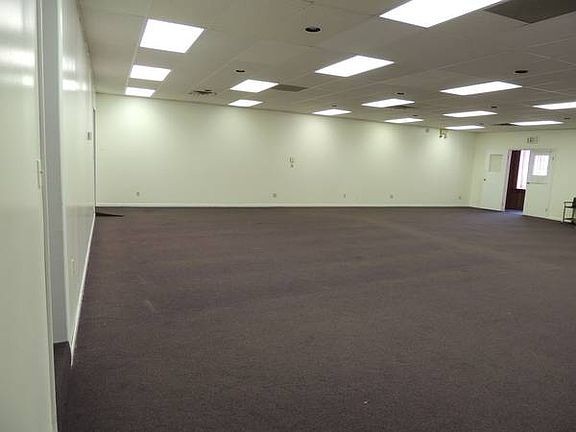 3rd image of 2608 Elmwood Ave